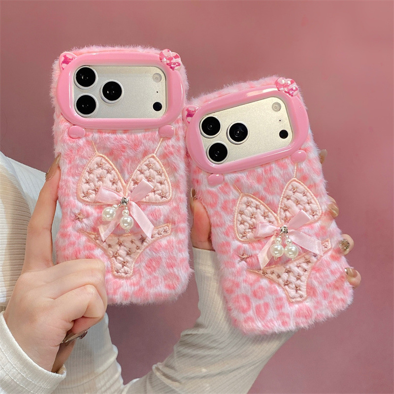 Apple Iphone 16 - Capa de Pelúcia com Design de